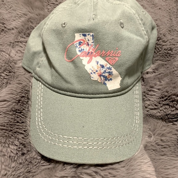 Roxy Baseball Cap - Picture 1 of 3